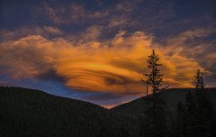 COLORADO standing lenticular cloud sunset